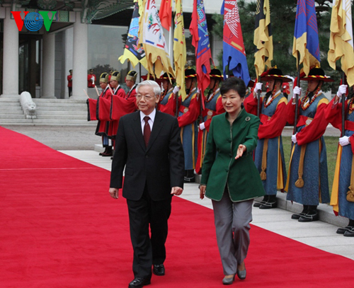 Tổng thống Park Geun Hye chào đón Tổng Bí thư Nguyễn Phú Trọng